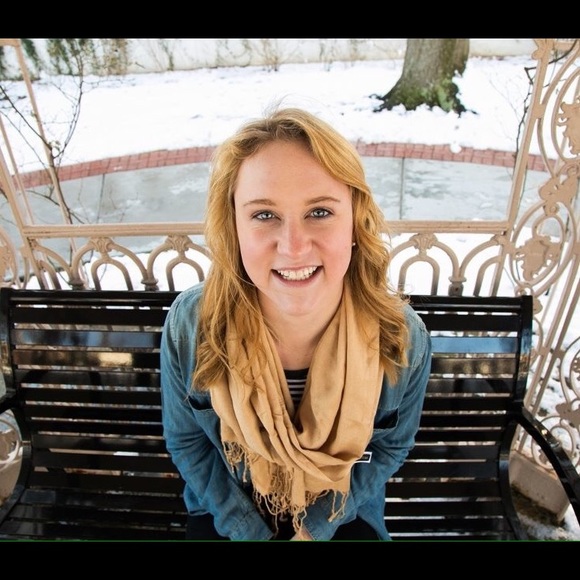 Profile Picture of Amy Gargala (@gargi_girl) on Poshmark