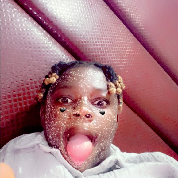 Profile Picture of Moses Gabriel (@hamidtemidayo) on Poshmark
