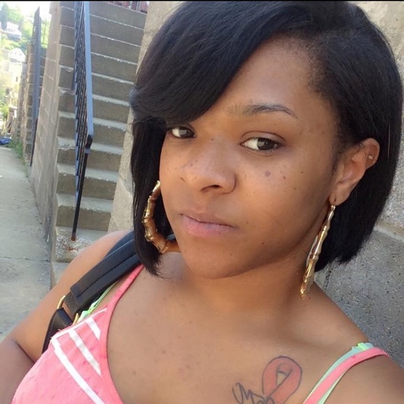 Profile Picture of Shamel Haden (@chayderz) on Poshmark