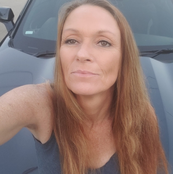 Profile Picture of Sherri Singleton (@sherddouglas) on Poshmark