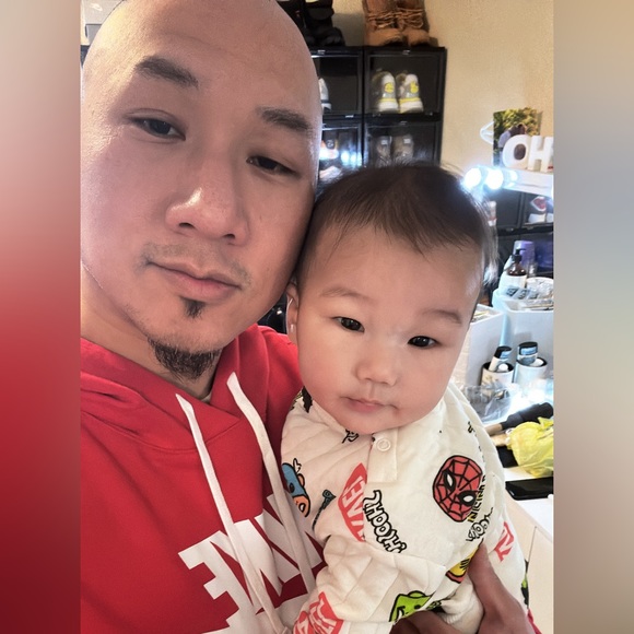 Profile Picture of Sam Cho (@slantsight) on Poshmark