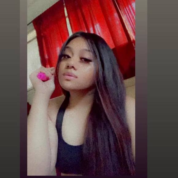 Profile Picture of Kaz Tinae (@maryporter261) on Poshmark