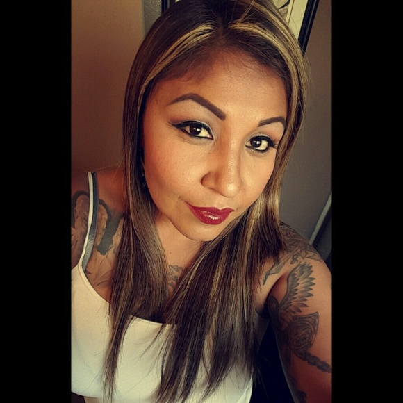 Profile Picture of Laura Carlos (@lcarlos) on Poshmark