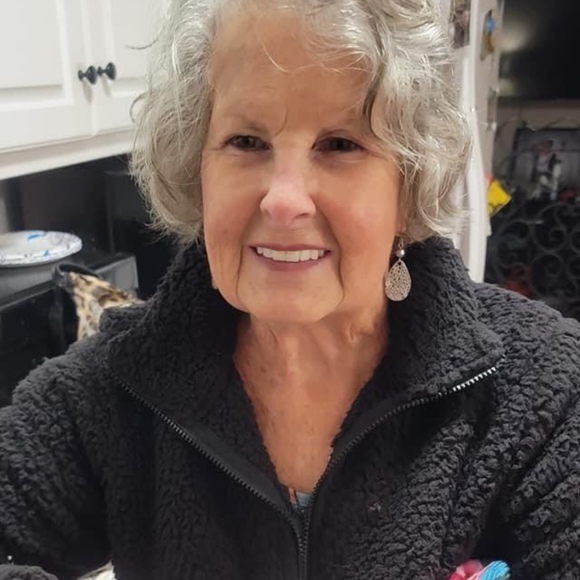 Profile Picture of Doris Campbell (@dorisjc17) on Poshmark