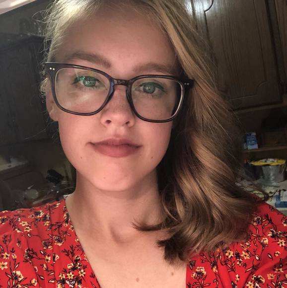 Alex Stefferud - Poshmark Profile Picture of Alex Stefferud (@alexstefferud) on Poshmark