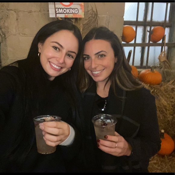 Profile Picture of Alexia Kakaletris (@akakaletris) on Poshmark