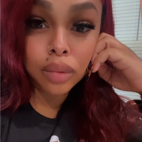 Profile Picture of Jasmine Abraham (@jabraham726) on Poshmark