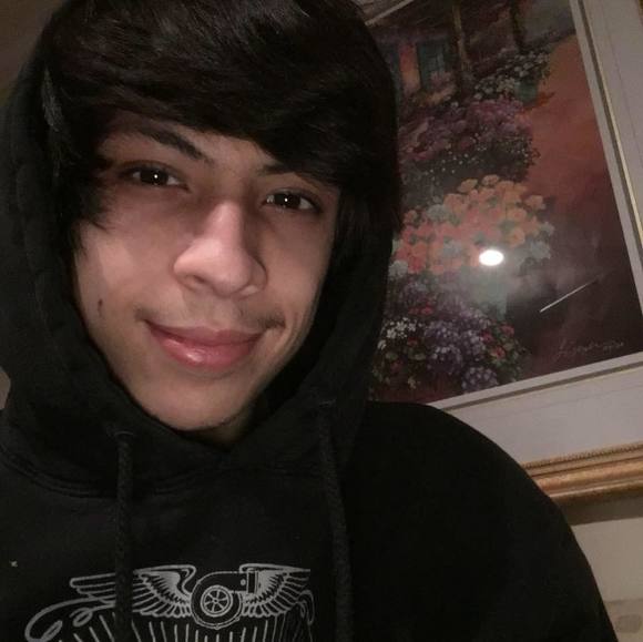 Profile Picture of Adam Karas (@bushytop498) on Poshmark