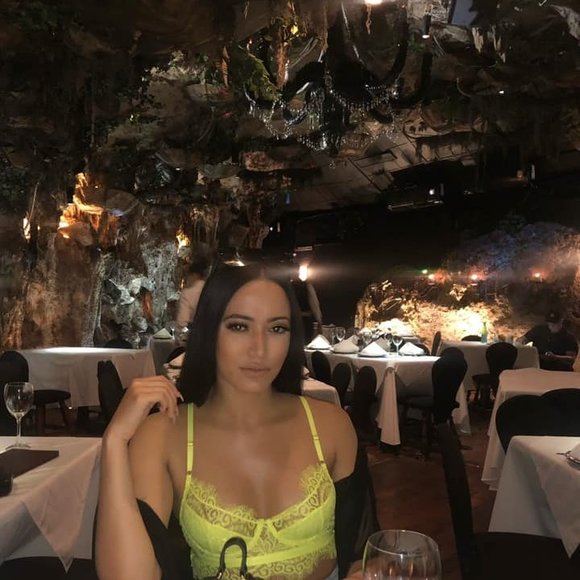 Profile Picture of Pamela Espinal (@pamela_espinal) on Poshmark