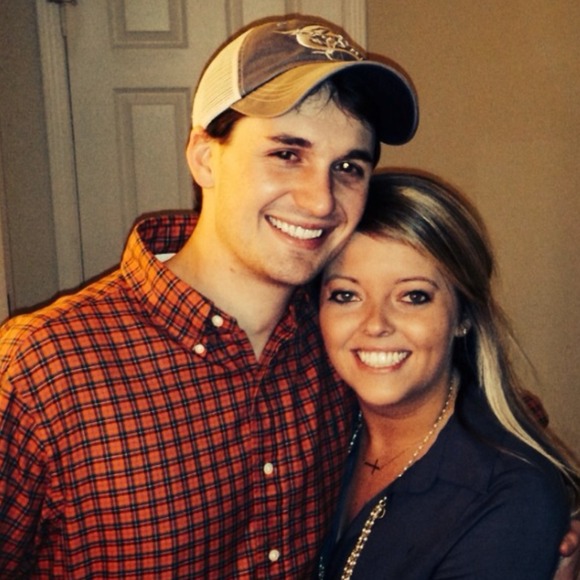 Profile Picture of Katie Cutcliffe (@katiecutcliffe) on Poshmark