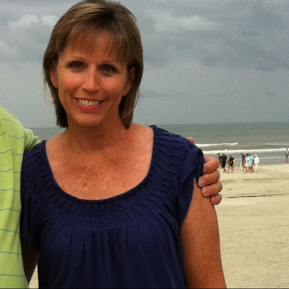 Profile Picture of Kim Bouchillon (@kbouchillon) on Poshmark