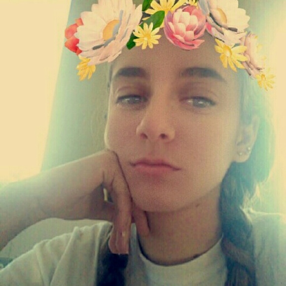 Profile Picture of Lisa Gianis (@lisa_gianis) on Poshmark