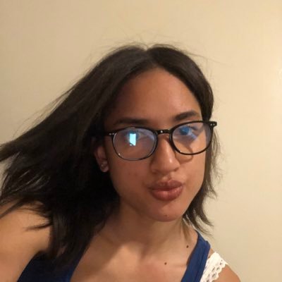 Profile Picture of A R I (@_AriannaDiaz) on Twitter