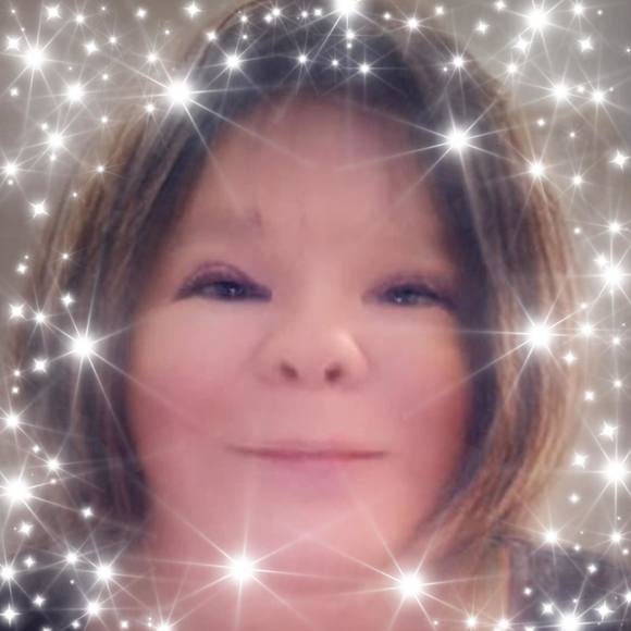 Profile Picture of Tina Schmidt (@tinaschmidt859) on Poshmark