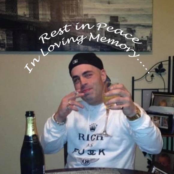 Profile Picture of Cramm April (@crammapril) on Poshmark