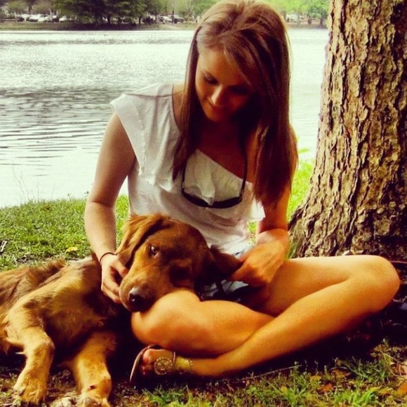 Profile Picture of Fallon Watson (@quzu) on Poshmark