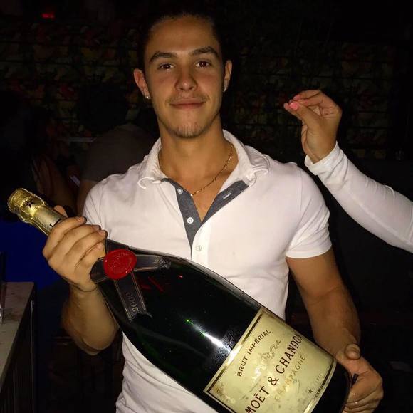 John Tsoulos - Poshmark Profile Picture of John Tsoulos (@mrgoonie) on Poshmark