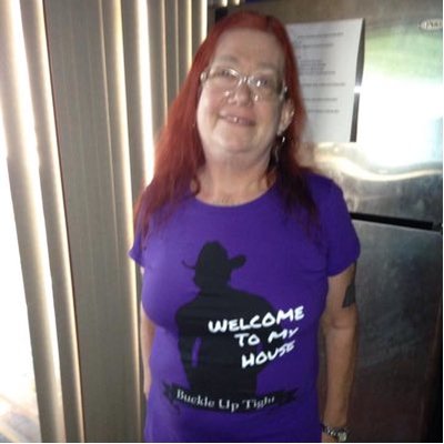 Profile Picture of Lori Larsen (@TdbearLady) on Twitter