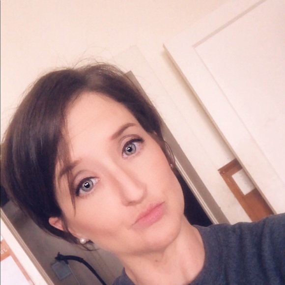 Profile Picture of Jessica Gaudet (@jessigaudet) on Poshmark