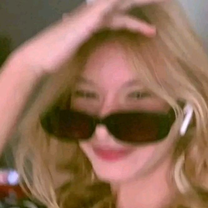 Amanda - Tiktok Profile Picture of Amanda (@amandanathanry_oficial2) on Tiktok