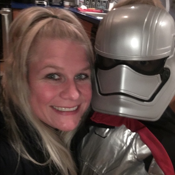 Profile Picture of Jessica Daniken (@jdaniken) on Poshmark