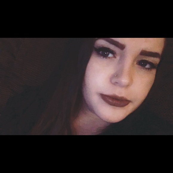 Hannah Forkum - Poshmark Profile Picture of Hannah Forkum (@hannahforkkum) on Poshmark