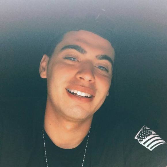 Steven Raines - Poshmark Profile Picture of Steven Raines (@stevenraines966) on Poshmark