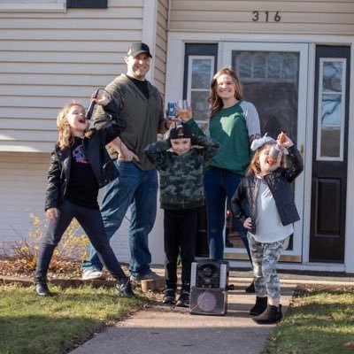 Profile Picture of Elizabeth LeDoux (@bledoux123) on Twitter