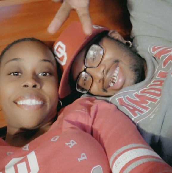 Profile Picture of Alonshia Candler (@alonshiacandler) on Poshmark