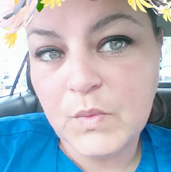 Profile Picture of Dawn Chenault (@dawnal3xis) on Poshmark