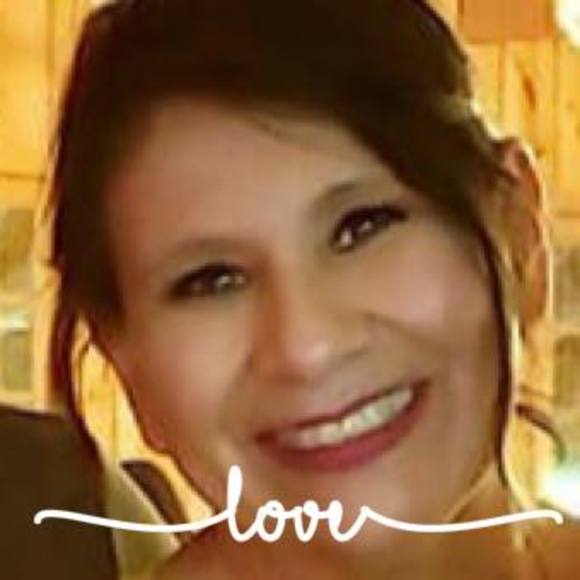 Profile Picture of Sylvia Rendon (@sylviarendon) on Poshmark