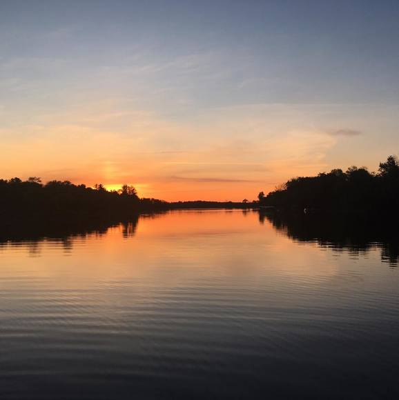 Profile Picture of Ella Peever (@ellapeever) on Poshmark