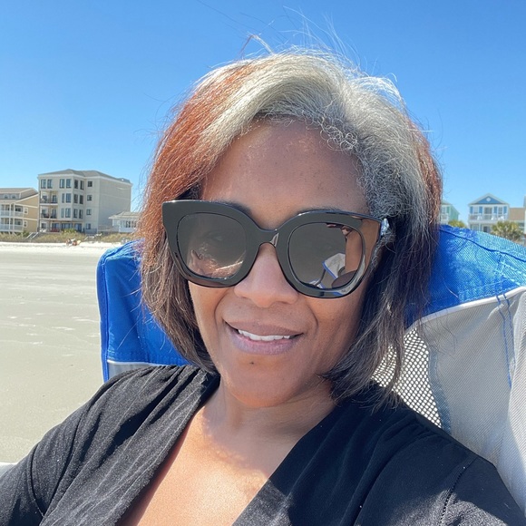 Profile Picture of Sandea Harris (@sandea71) on Poshmark