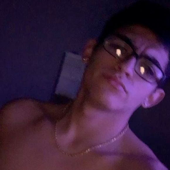Profile Picture of Adam Bojorquez (@adambojo02) on Poshmark