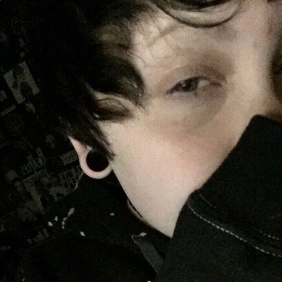 Profile Picture of Alex Mcgunagle (@btwimalex) on Poshmark