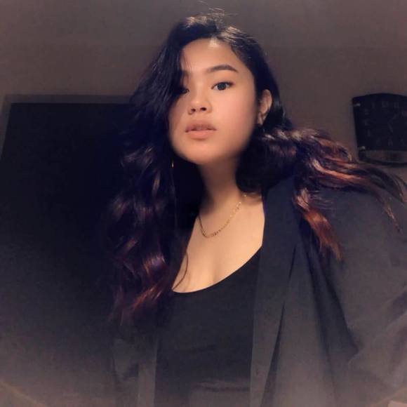 Profile Picture of Christine Nguyen (@bagels2ne15) on Poshmark