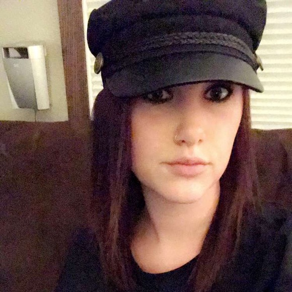 Profile Picture of Jennifer Pischel (@jpischel) on Poshmark