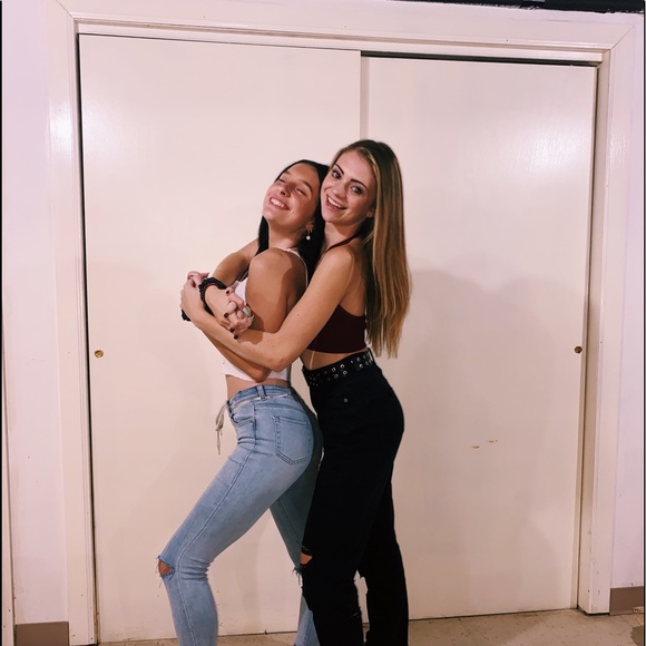 Profile Picture of Anna Stachnik (@alstachnik) on Poshmark