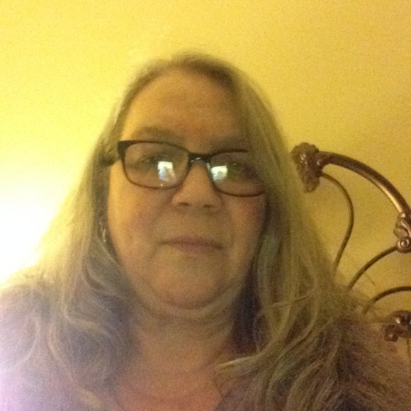 Profile Picture of Phyllis Burton (@momaphyllis) on Poshmark