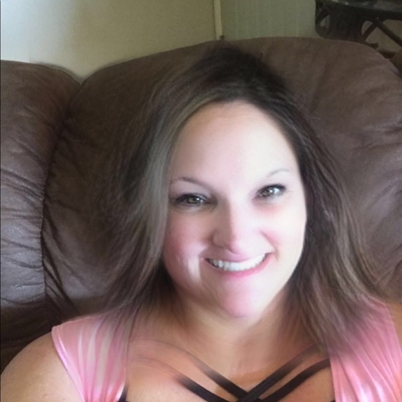 Tammy Jefferson - Poshmark Profile Picture of Tammy Jefferson (@sugarann357) on Poshmark