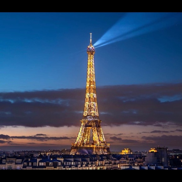 Profile Picture of Paulette Helin (@phelin271) on Poshmark