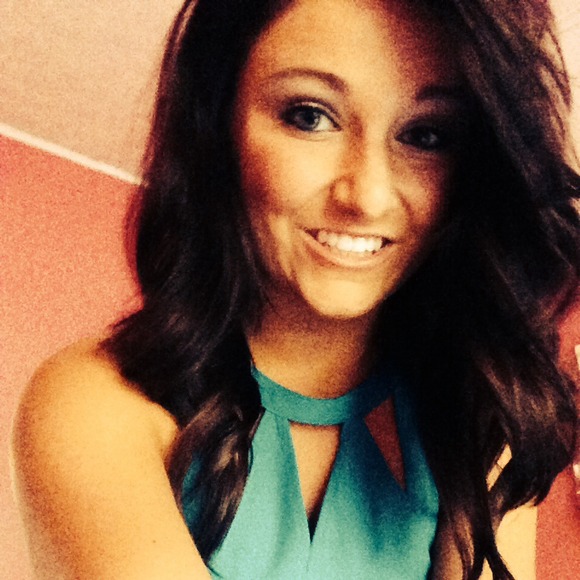 Arinn Gustin - Poshmark Profile Picture of Arinn Gustin (@arinn14) on Poshmark