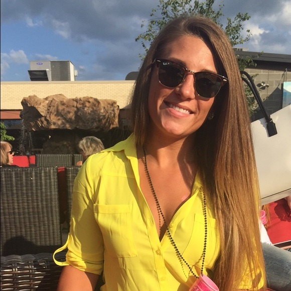 Profile Picture of Melony Findling (@wau4440) on Poshmark