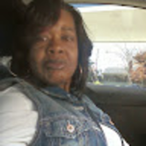 Profile Picture of Phyllis Benson (@bensonp48) on Poshmark