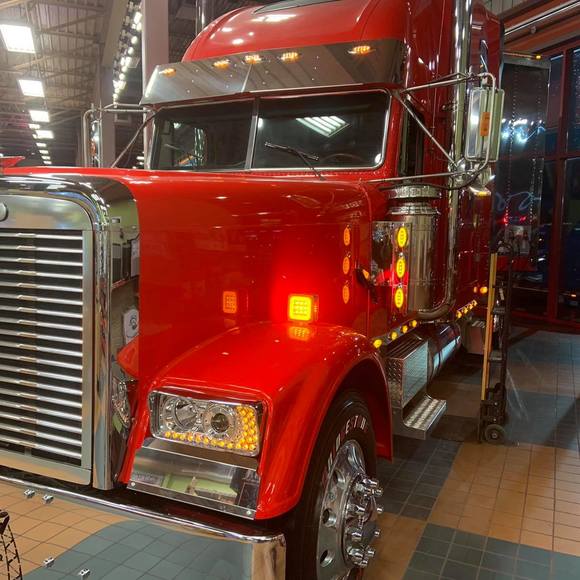 Profile Picture of Joe Piña (@josephpenn99) on Poshmark