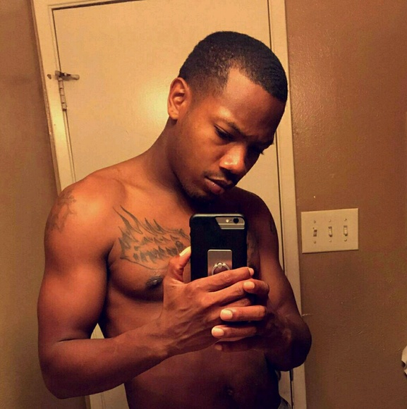 Profile Picture of Eric Thomas (@eric1545) on Poshmark