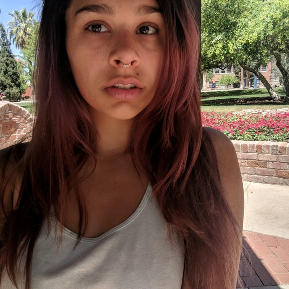 Profile Picture of Farron Shanahan (@sillyrav3n) on Poshmark