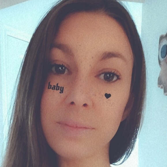 Profile Picture of Andree-eve Raymond (@titedrzz) on Poshmark