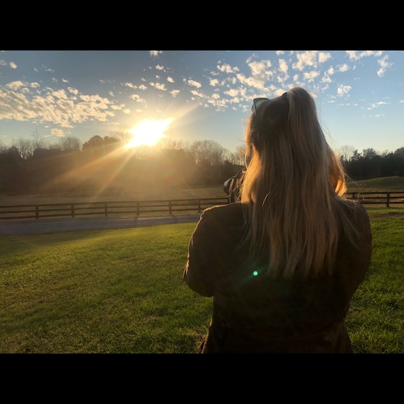 Profile Picture of Lee Michael (@leeannperritt) on Poshmark