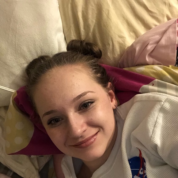 Profile Picture of Laci Peavey (@laci1431) on Poshmark